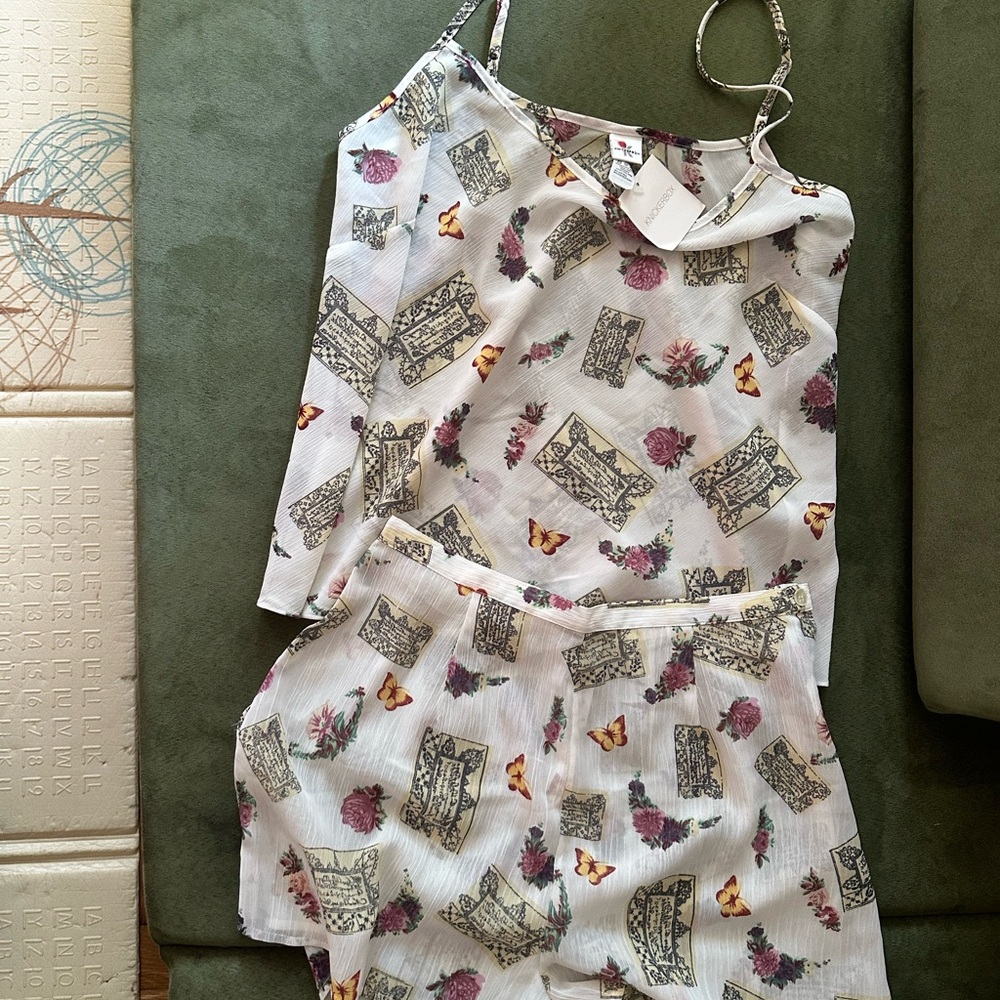 Chic Floral Women's Pajama Set